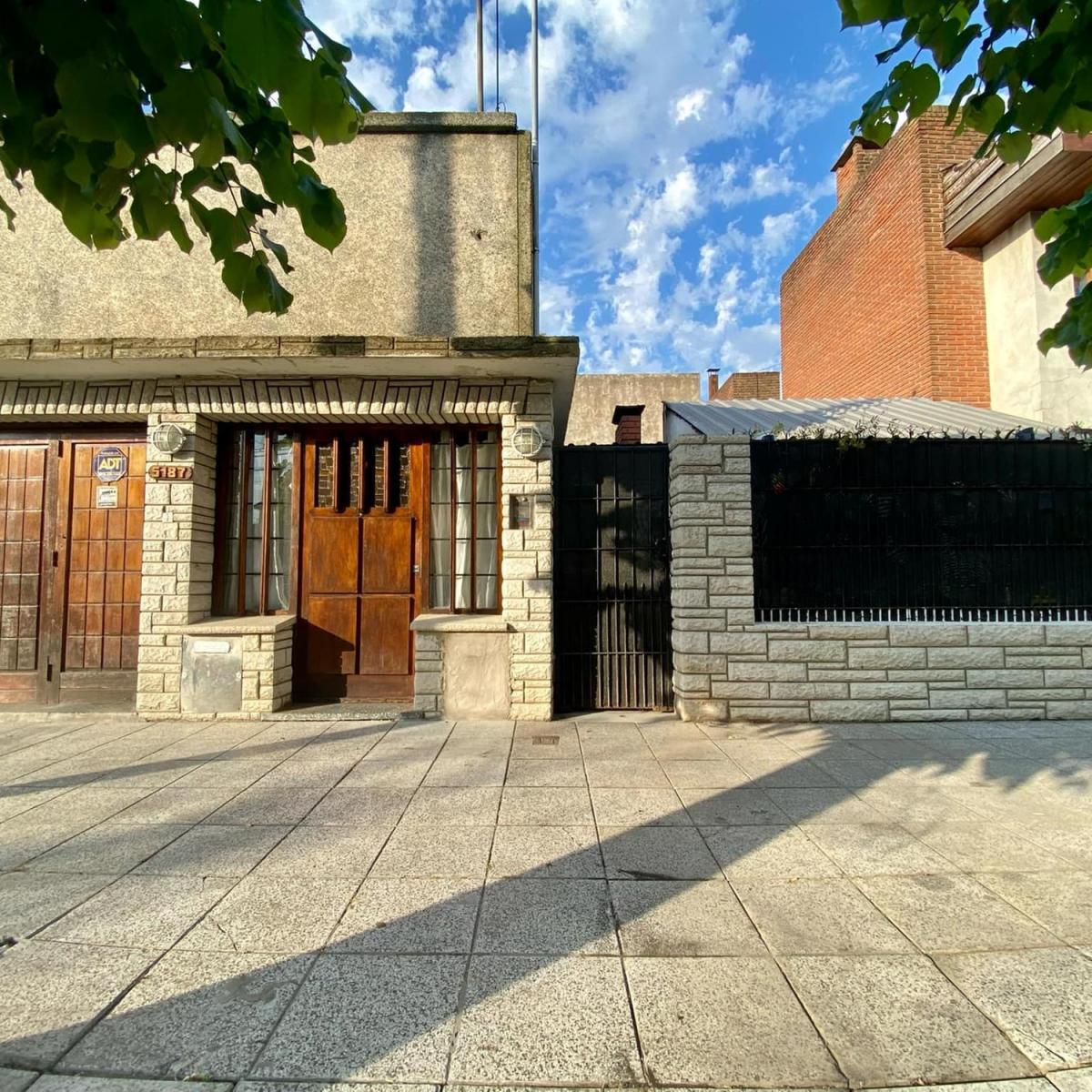 Casa 4 amb, 120m² con garage y patio — Bernardino Rivadavia