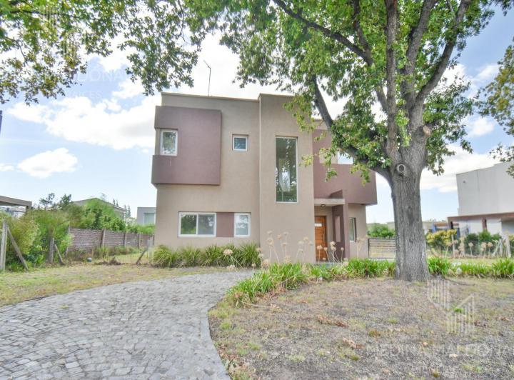 Casa · 177m² · 4 Ambientes