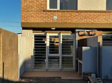 Casa · 5 Ambientes · Dúplex en Alquiler en Calle Rio Chimehuin Al 345, Aneño
