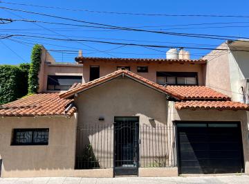 Casa · 180m² · 6 Ambientes · 1 Cochera · Chalet en Venta en Villa Sarmiento - Zona Ward