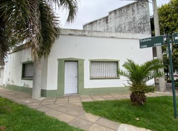 Casa de 5 ambientes, Santo Tomé · Casa en Esquina Ubicada a 4 Cuadras de Avda. 7 de Marzo