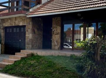 Casa · 170m² · 5 Ambientes · 1 Cochera · Venta de Chalet en PH 5 Ambientes en Villa Primera