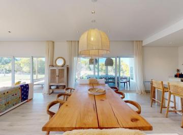 Casa · 1307m² · 5 Ambientes · Casa en Venta - Barrio Golf II Lote 362 de Costa Esmeralda - Fondo a La Cancha de Golf