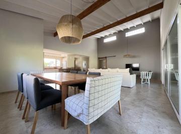 Casa · 193m² · 5 Ambientes · Casa en Venta - Barrio Ecuestre Lote 156 de Costa Esmeralda - Frente a La Cancha de Polo