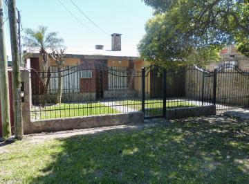 Casa · 205m² · 4 Ambientes · 1 Cochera · Venta Casa Tres Dorm.. Granadero Baigorria