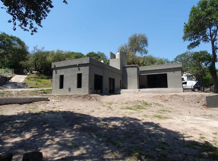 Casa · 130m² · 6 Ambientes · 2 Cocheras