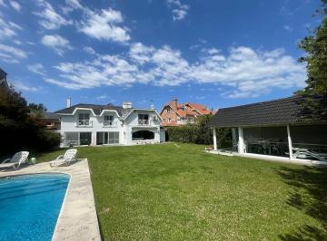 Casa · 450m² · 4 Dormitorios · 1 Cochera · Casa en Alquiler en San Isidro Chico, San Isidro, G. B. a. Zona Norte