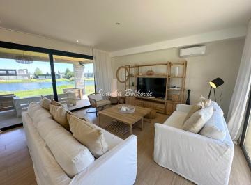 Casa de 5 ambientes, Costa Esmeralda · Venta Casa Amoblada Costa Esmeralda Fondo Laguna Jardin