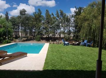Casa · 170m² · 4 Ambientes · 2 Cocheras · Casa en Venta Ubicado en Las Glorietas, Nordelta, Tigre