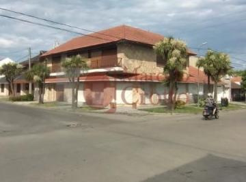 PH · 140m² · 4 Ambientes · 1 Cochera · Venta PH 4 Ambientes 3 Baños Planta Baja con Garage y Quincho a Una Cuadra de Juan B. Justo