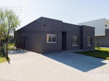 Casa · 167m² · 4 Ambientes · 2 Cocheras · Casa en Venta Sobre Lote de 514 m², Barrio La Comarca, Bancalari.