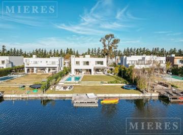 Casa · 340m² · 5 Ambientes · 4 Cocheras · Excelente Casa a La Laguna en Alquiler en El Encuentro, Bancalari.