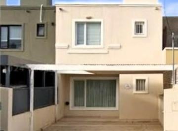 Casa · 120m² · 4 Ambientes · Casas - Duplex - Puerto Madryn
