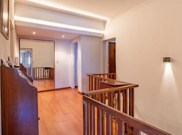 Casa · 230m² · 8 Ambientes · 2 Cocheras · Venta - Casa - 4 Dorm. - España y Hospitales, Rosario