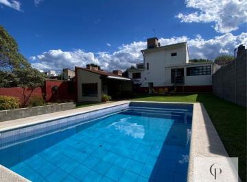 Casa de 7 ambientes, Unquillo · Casa en Venta