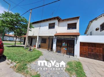 Casa · 163m² · 4 Ambientes · 1 Cochera · Casa en Venta Campana - Barrio Banco Provincia
