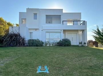 Casa de 5 ambientes, Costa Esmeralda · Venta Casa Costa Esmeralda Barrio Residencial - Equipada - Gas Natural