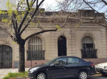 Casa · 200m² · 5 Ambientes · 1 Cochera · Casa - Quilmes