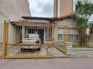 Terreno · 60m² · 4 Ambientes · 1 Cochera · Casa - Quilmes