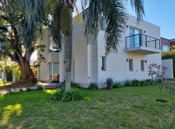 Casa · 207m² · 5 Ambientes · 1 Cochera · Casa - Altos de Hudson I