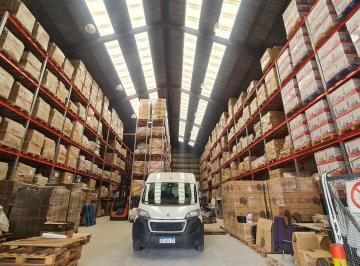Bodega-Galpón · 1335m² · 6 Dormitorios · Venta Gran Galpón en Quilmes Oeste