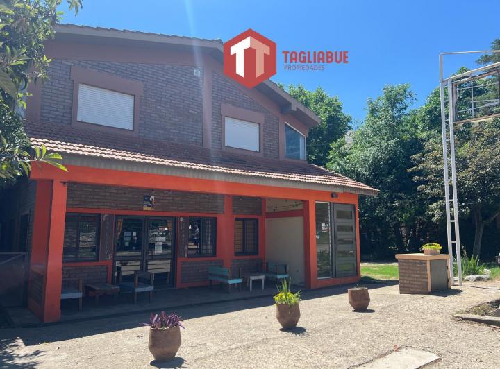 Hotel · 320m² · 9 Ambientes · 8 Cocheras