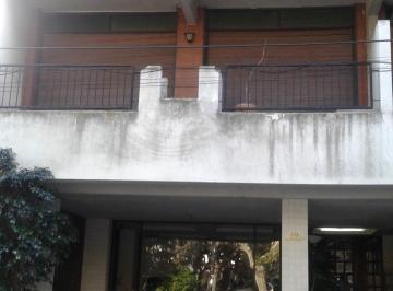 Departamento de 3 ambientes, Quilmes · Tres Ambientes con Cochera Cubierta, Quilmes Centro. Frente a Plaza San Martin