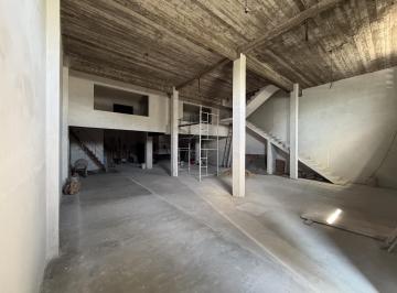 Local comercial · 200m² · Alquiler Local Comercial Sobre Importante Av en San Justo Centro