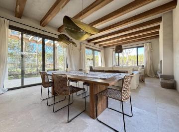 Casa · 230m² · 7 Ambientes · Casa en Alquiler - Maritimo III Lote 136 de Costa Esmeralda - Camino Privado Hasta La Playa