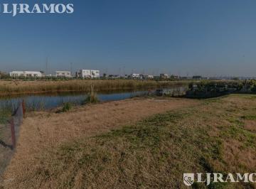 Terreno · 740m² · Venta Terreno en Barrio Costas / Puertos - Lote 378 - Sobre Espejo de Agua
