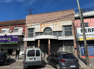 Edificio · 1277m² · Local Comercial en Venta - Centro Comecial de I. Casanova, Salida a Dos Calles