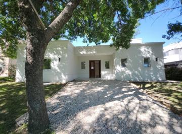 Casa · 154m² · 4 Ambientes · 1 Cochera · Casa en Venta en Los Pilares, Pilar, G. B. a. Zona Norte