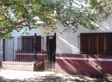 Casa · 200m² · 5 Ambientes · Casa en Venta - 3 Dorm. 1 Baño - 200 m² - La Plata