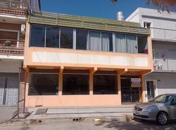 Local comercial de 11 ambientes, Tres de Febrero · Local de 990 m² en Venta en Caseros