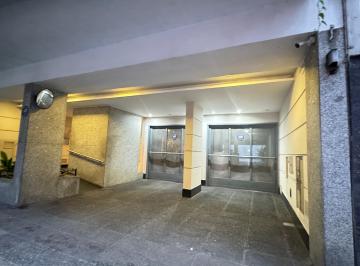 Garage en Venta   · Cochera Cubierta
