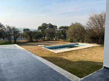 Casa de 80 ambientes, Córdoba · Valle del Golf Excelente Oportunidad!2 Plantas 1500 m de Terreno!