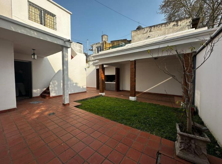 Casa · 120m² · 6 Ambientes · 1 Cochera