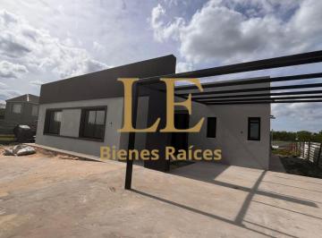 Casa · 205m² · 5 Ambientes · 4 Cocheras · Venta Casa Barrio San Sebastian - Area 9