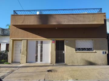 Casa · 160m² · 3 Ambientes · 1 Cochera · Venta Casa 3 Ambientes - Ideal Dos Flias - Apto Credito