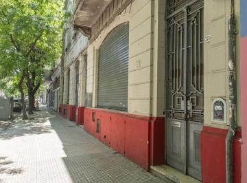Edificio · 1400m² · 1 Cochera · Edificio Tipo Local en Block en Venta