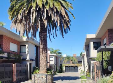 Casa de 4 ambientes, Morón · Dúplex 4 Ambientes con Cochera y Pileta