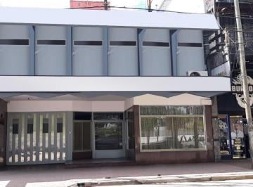 Local comercial · 900m² · 10 Ambientes · 10 Cocheras · Local en Florencio Varela Frente a La Estación de Tren