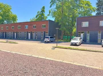 Casa · 73m² · 3 Ambientes · 1 Cochera · Casa en Venta en Pilar, G. B. a. Zona Norte, Argentina