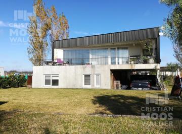 Casa · 243m² · 6 Ambientes · 4 Cocheras · Casa en Venta 6 Ambientes - San Matias