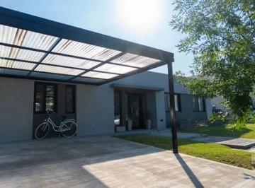 Casa · 165m² · 5 Ambientes · 2 Cocheras · Casa en Venta Amoblada Haras Santa Maria El Molino