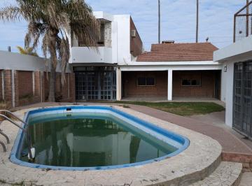 Casa · 426m² · 5 Ambientes · 2 Cocheras · Venta Casa 3 Dorm. La Calera Centro