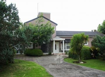 Casa · 180m² · 4 Ambientes · 3 Cocheras · Casa en Venta en El Country El Paraiso. Retasada!