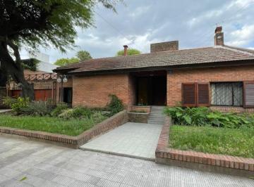 Casa · 338m² · 6 Ambientes · 4 Cocheras · Casa en Venta Granja de Funes 5 Dorm.