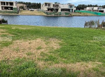 Terreno · 675m² · Terreno Lote en Venta en Carpinchos, Nordelta, Tigre