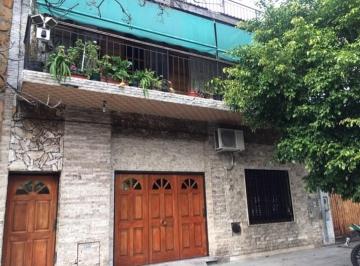 Casa · 230m² · 7 Ambientes · 2 Cocheras · Casa Dos Familias con Fondo